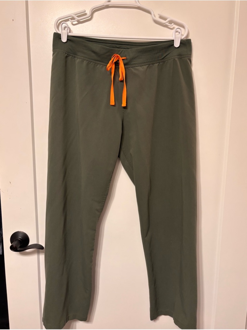 FIGS olive green basic Livingston scrub pant Large Petite